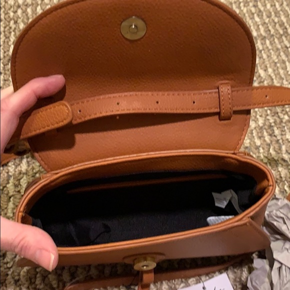 Cognac colored cross body/waist bag - Picture 5 of 7
